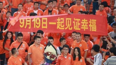 陪伴是最长情的告白，药厂发布纪念球衣致敬球迷协会成立50周年