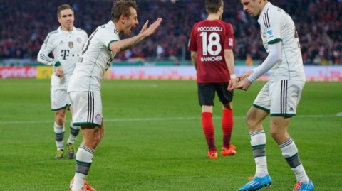 拜仁前22轮进82球将冲击超100球纪录，这哪是踢球简直是往筐里灌！