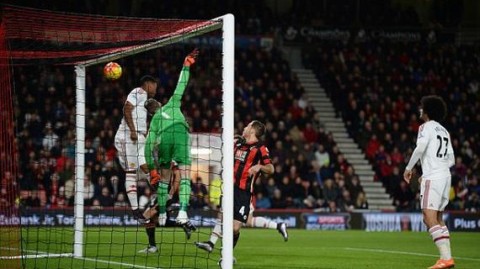 曼联主场痛失好局！4比4战平伯恩茅斯，防线“纸糊”红魔何时能醒？