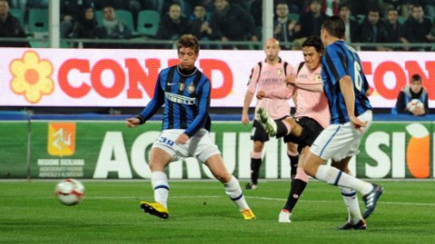 意甲第五轮：比萨主场闷平佛罗伦萨，一场让人想捶沙发的“横梁噩梦”