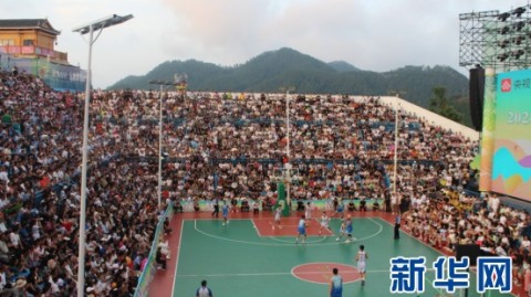 中乙争冠组关键战：贵州筑城竞技客场2-1逆转长春喜都，刘宇杰闪电破门，胡皓然乌龙送礼