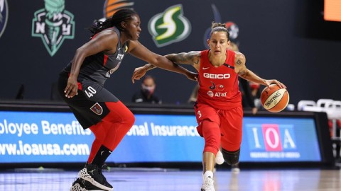 亚特兰大梦想91-90险胜印第安纳狂热：克拉克27+11难阻关键罚球绝杀